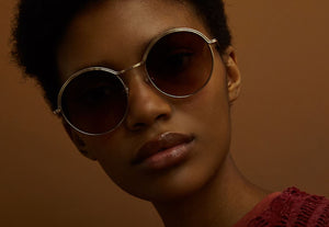 Lunettes de Soleil Femme Authentique GIGI BARCELONA modèle CARRIE en inox  Doré rosé et verres dégradés demi brown